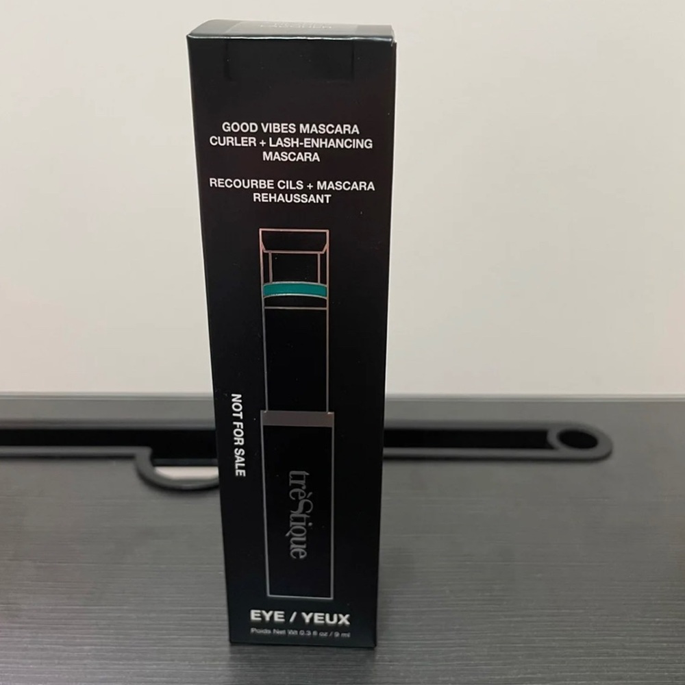 Eye Makeup Bundle - Picture 4 of 6